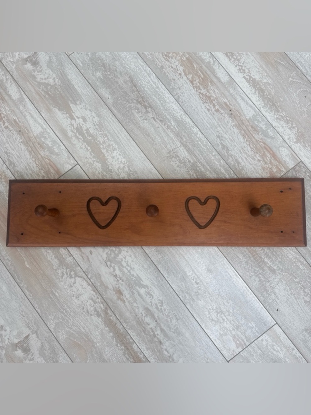 Vintage Wood Wall Heart Design Coat Rack 3 Peg Cottage Core Farmhouse Décor 24"